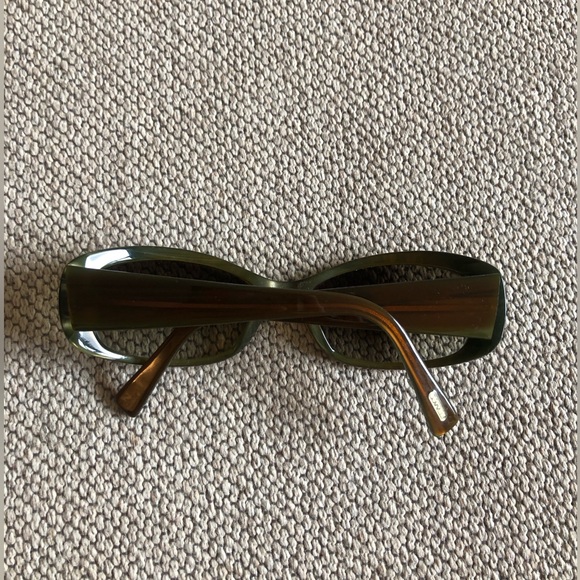SOLD Oliver Peoples Sunglasses. Vintage Very good condition. Model Pheobe Green - Picture 2 of 11